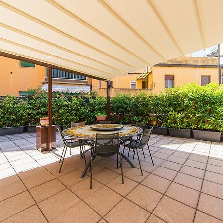Nettuno Apartment - Private Garden In Bologna Center Dış mekan fotoğraf