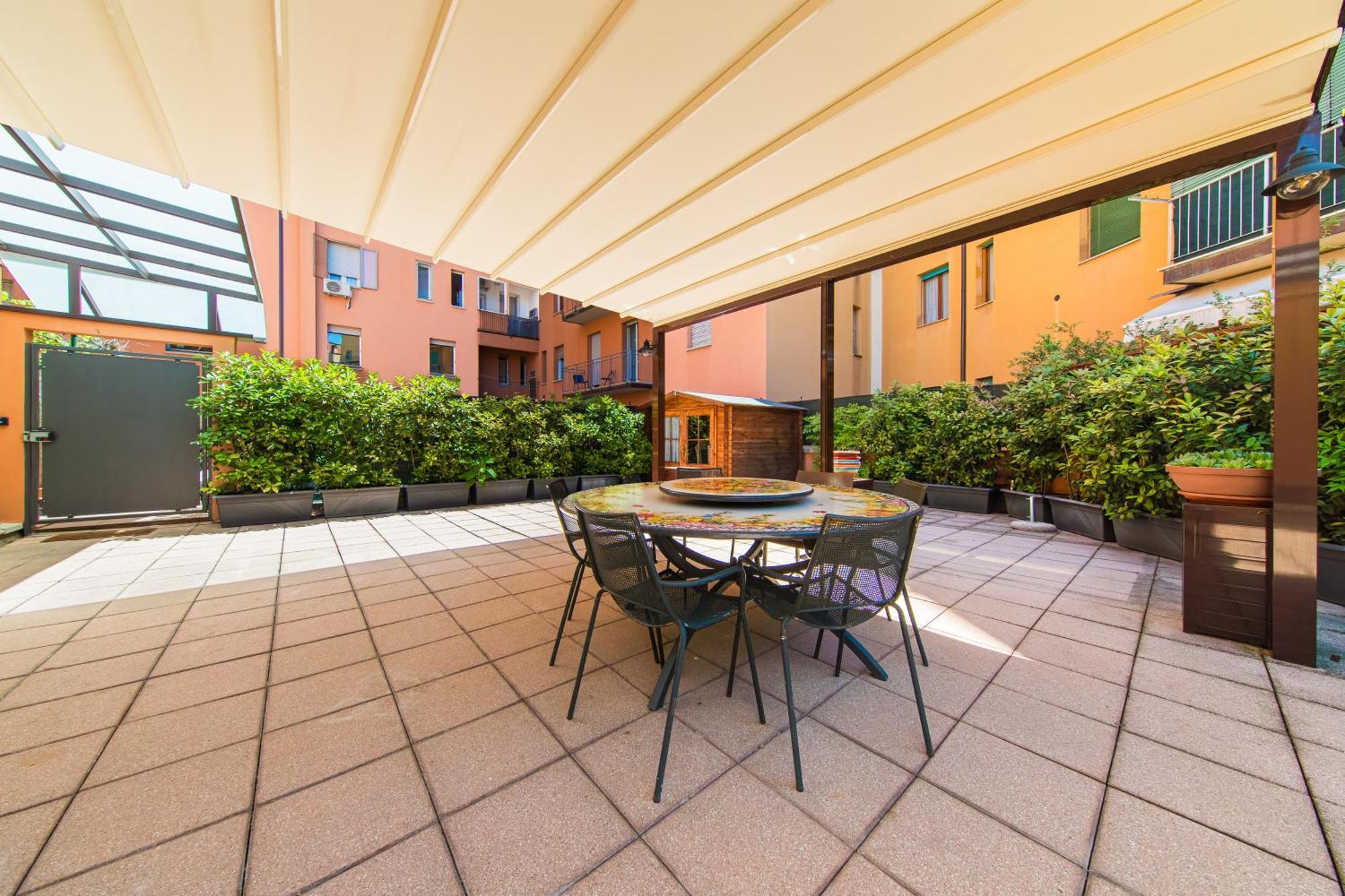 Nettuno Apartment - Private Garden In Bologna Center Dış mekan fotoğraf