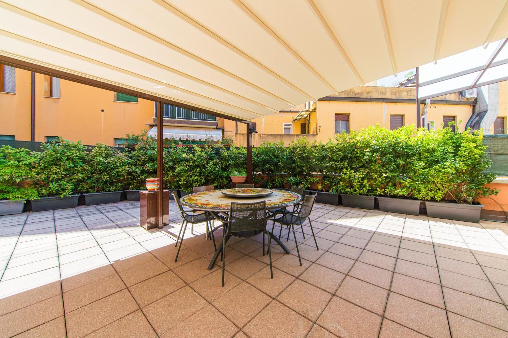 Nettuno Apartment - Private Garden In Bologna Center Dış mekan fotoğraf