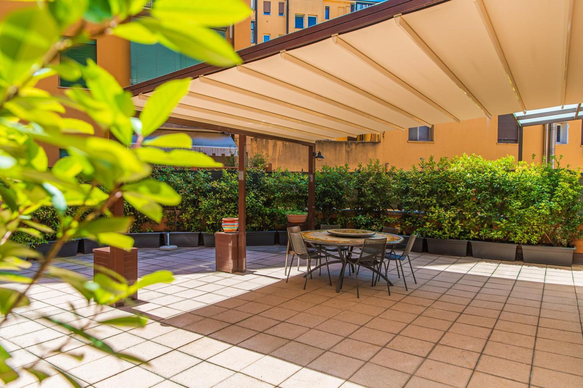 Nettuno Apartment - Private Garden In Bologna Center Dış mekan fotoğraf